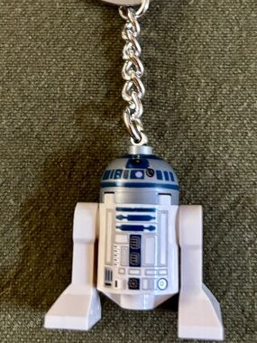 LEGO STAR WARS "R2-D2 Key Chain" 853470. New, attached original tag.